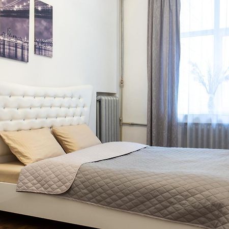 Pushkinskaya street Apartment Kharkiv Bagian luar foto