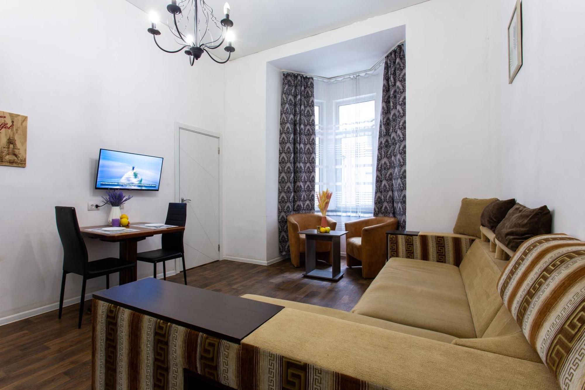 Pushkinskaya street Apartment Kharkiv Bagian luar foto