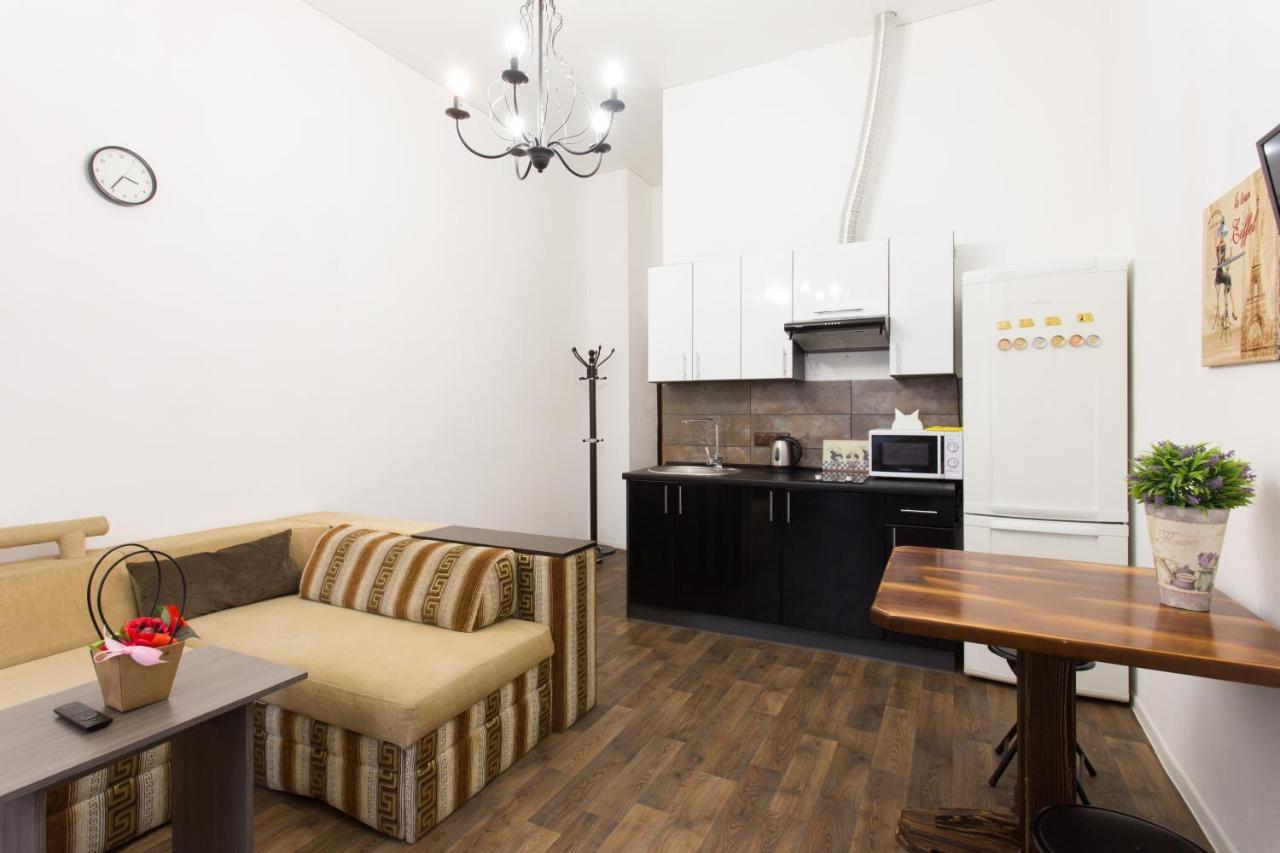 Pushkinskaya street Apartment Kharkiv Bagian luar foto