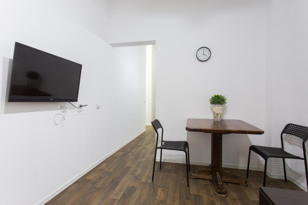 Pushkinskaya street Apartment Kharkiv Bagian luar foto