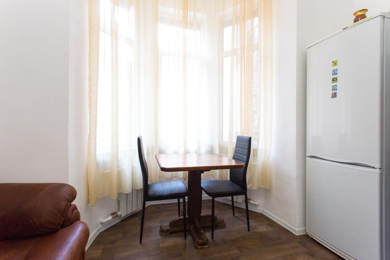 Pushkinskaya street Apartment Kharkiv Bagian luar foto